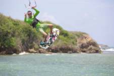 Anthony-vous-salue-KiteSurf-Guadeloupe